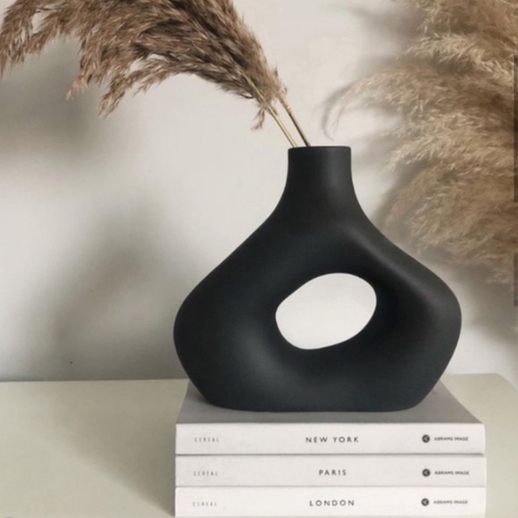 H&M Home Stoneware Modern Irregular Black Ceramic Vase Decor - Picture 2 of 10